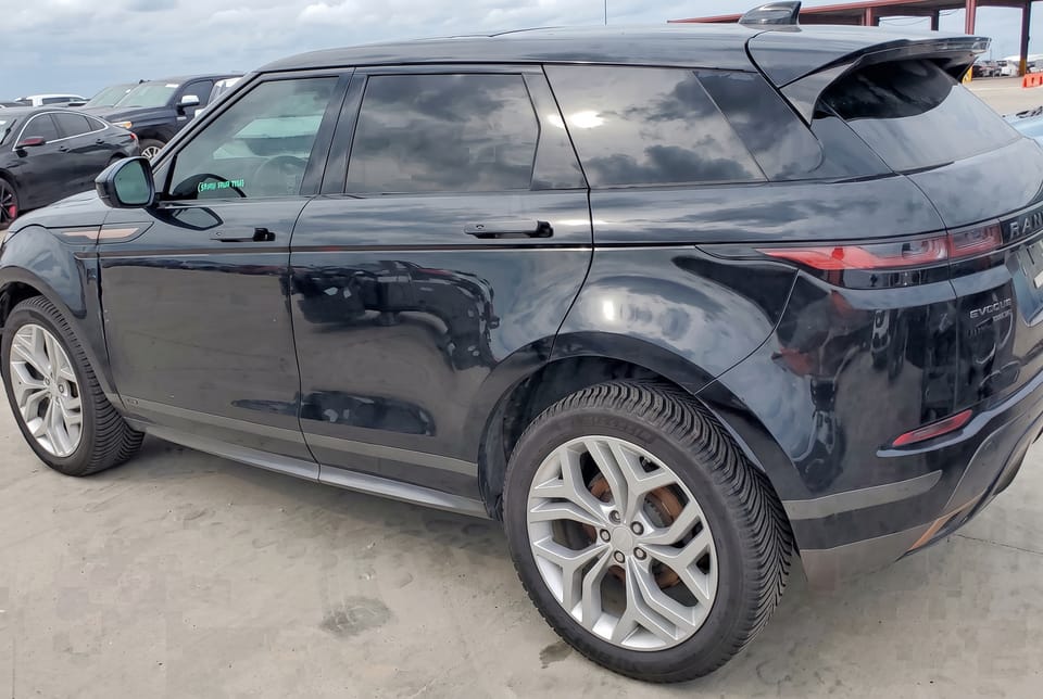 Range Rover evoque p300 se R-Dynamic – Photo 2 of 2
