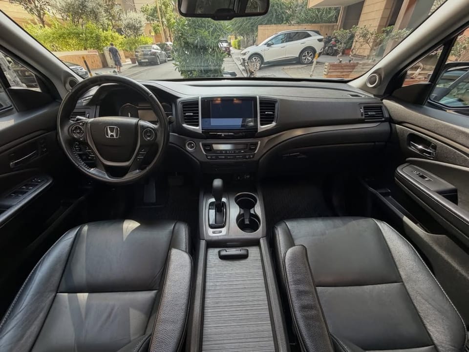 HONDA PILOT TOURING 2016 – Photo 9 of 20
