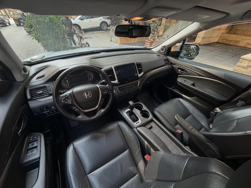 HONDA PILOT TOURING 2016 – Photo 11 of 20