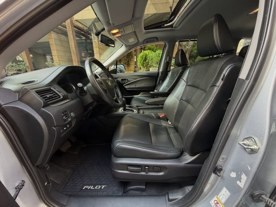 HONDA PILOT TOURING 2016 – Photo 12 of 20