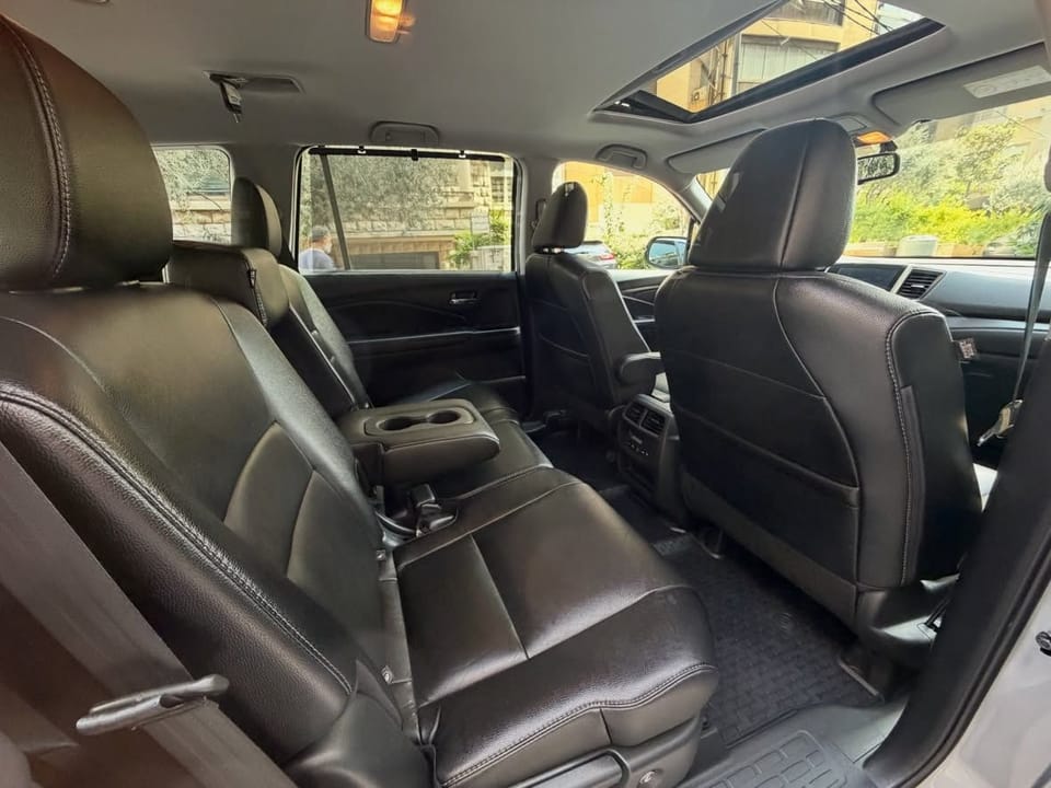 HONDA PILOT TOURING 2016 – Photo 15 of 20