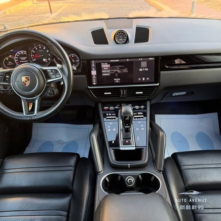 PORSCHE CAYENNE 2019 – Photo 8 of 15