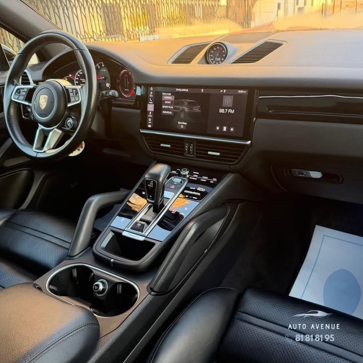 PORSCHE CAYENNE 2019 – Photo 9 of 15