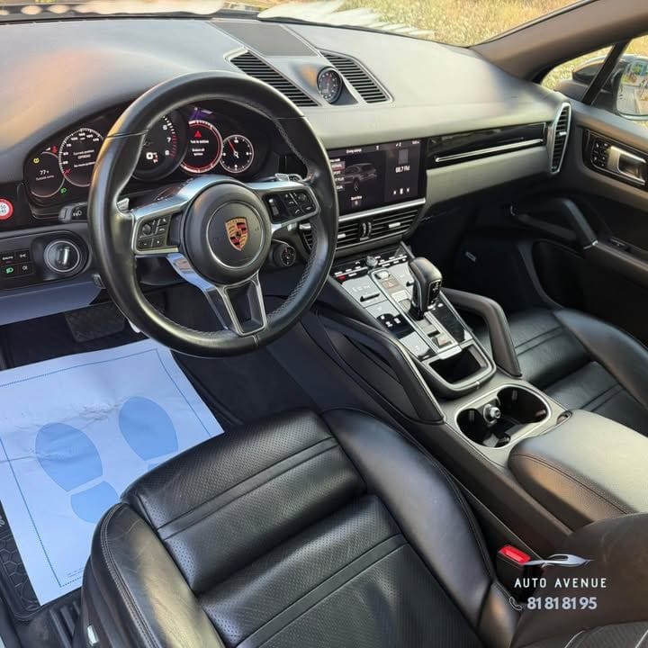 PORSCHE CAYENNE 2019 – Photo 10 of 15
