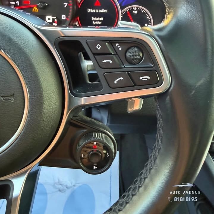 PORSCHE CAYENNE 2019 – Photo 13 of 15